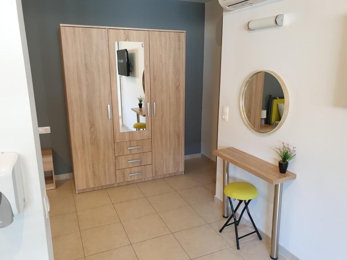 Green - Comfy Center Rodos Asgourou ภายนอก รูปภาพ